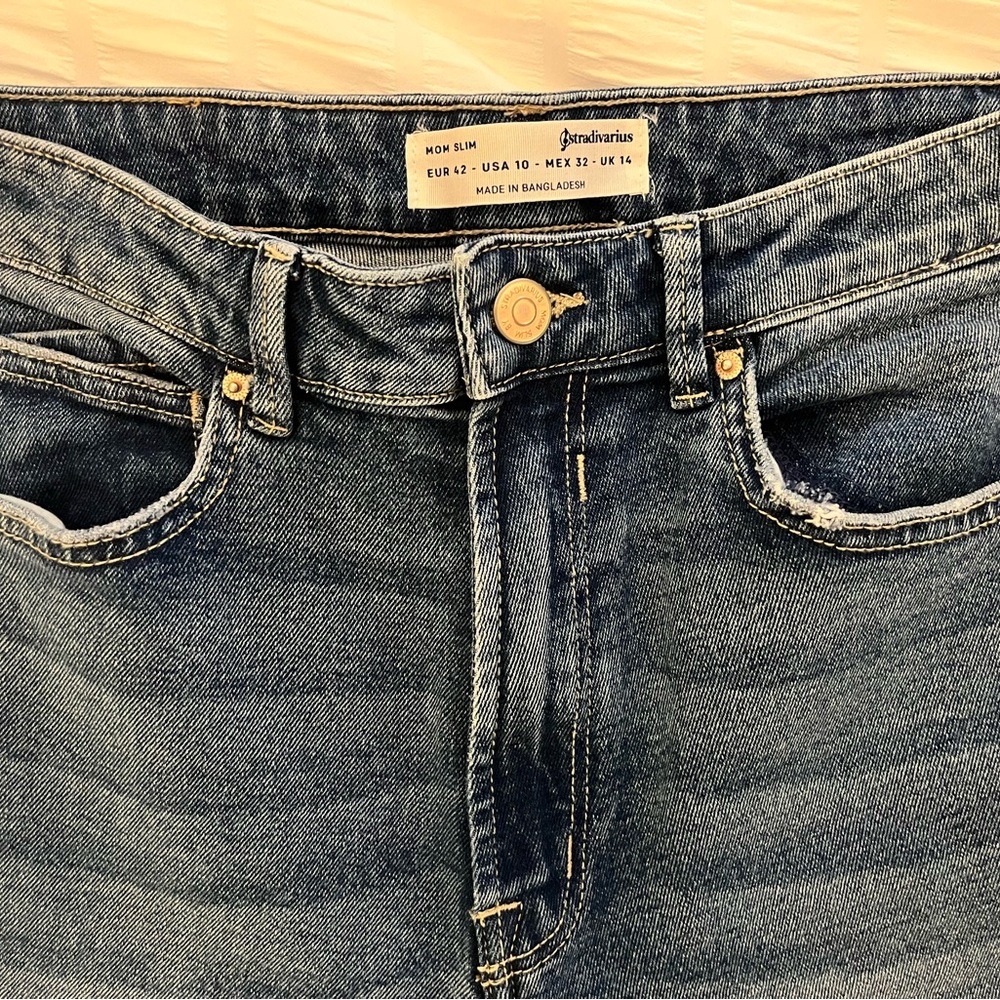 Stradivarius mom slim fit size 10 jeans